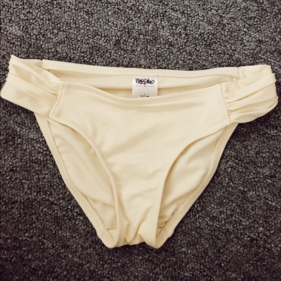 bikini bottoms - Picture 1 of 1